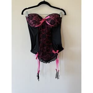 Torrid Bustier Lace size 2 Pink Black Boned Corset Satin Bows